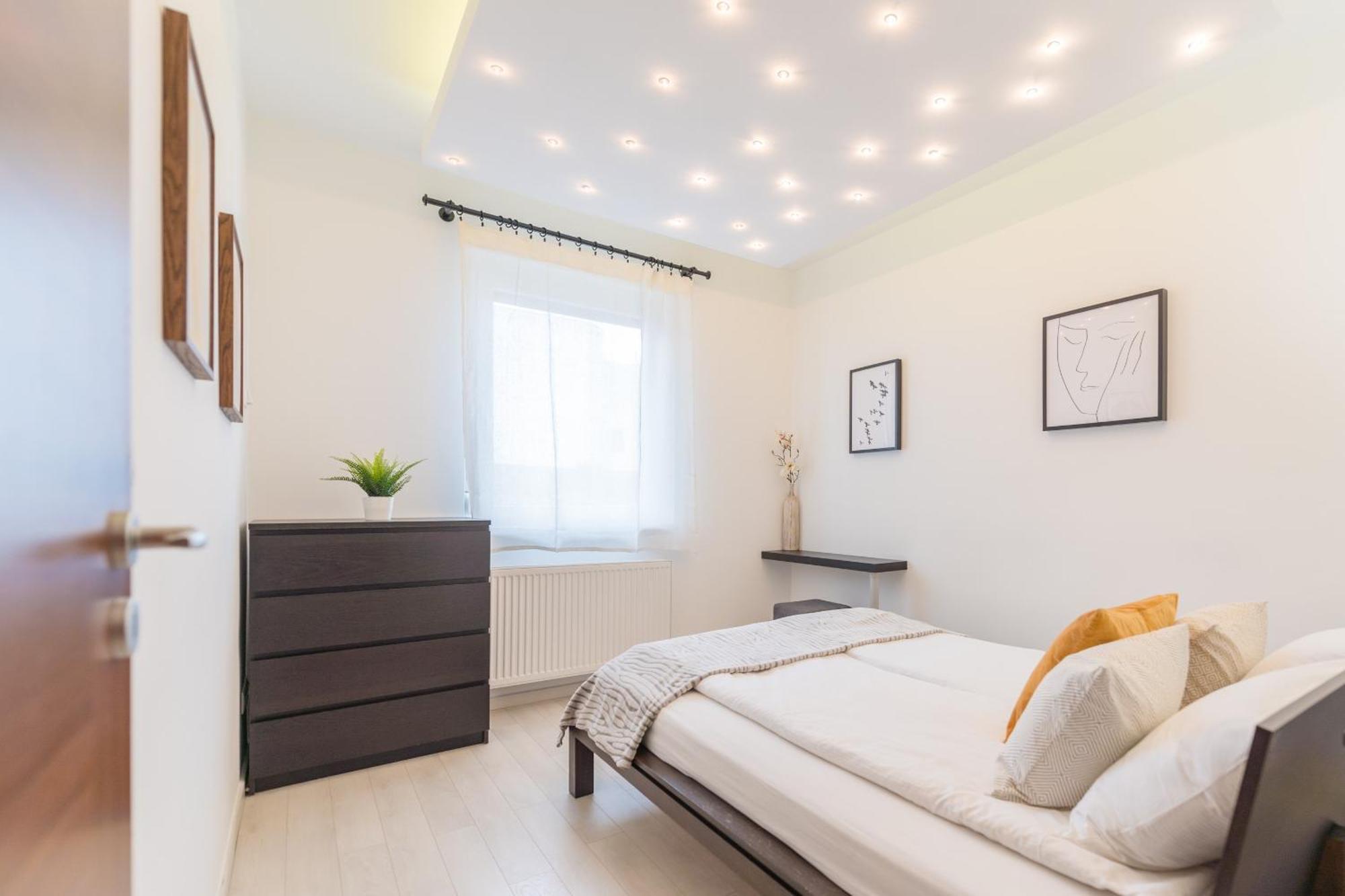 Miami Vice Apartment With Balcony Budapest Bagian luar foto
